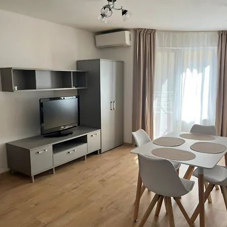 Sea Garden Pearl Apartment
